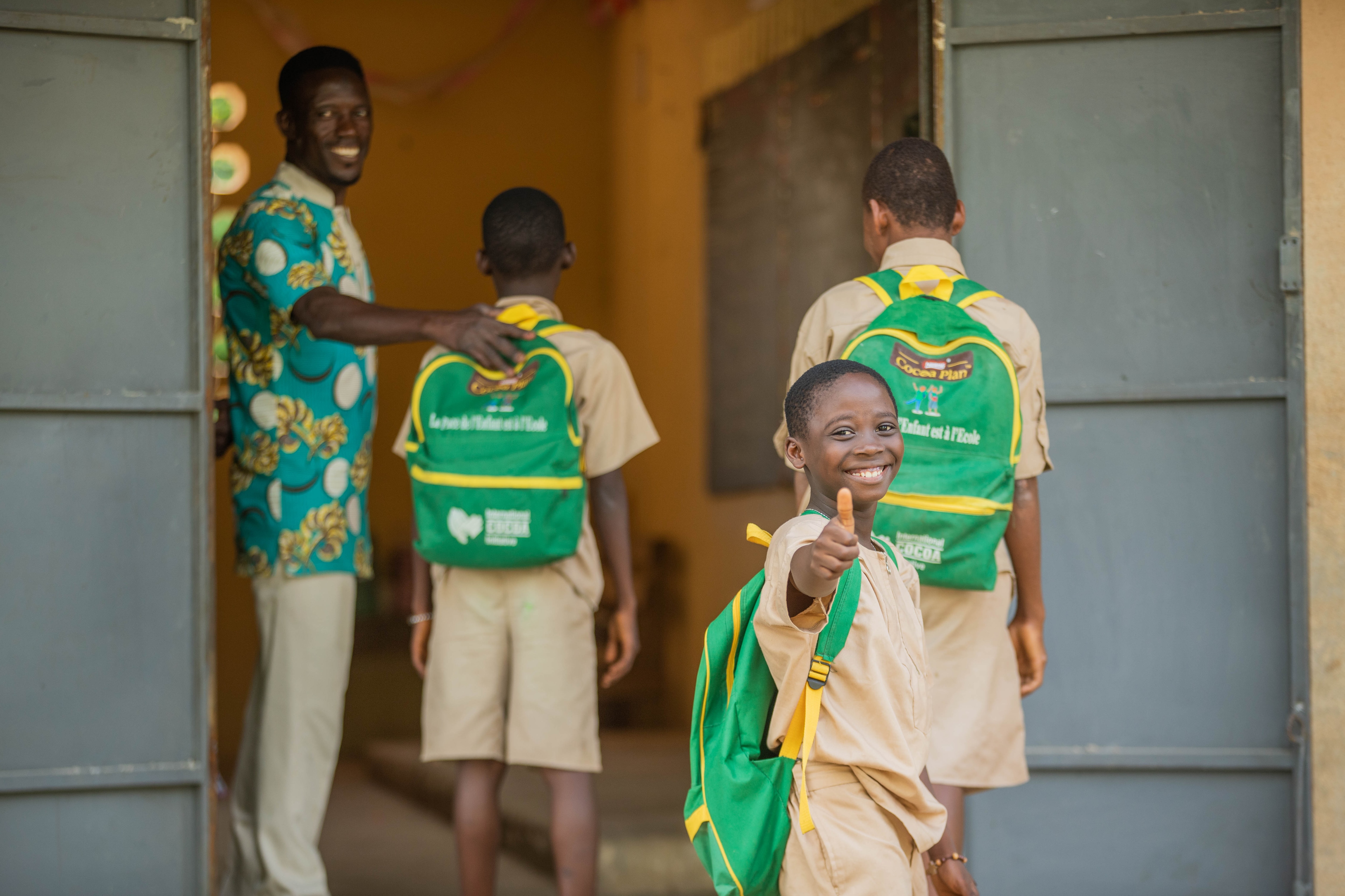 Enfants qui rentrent en classe